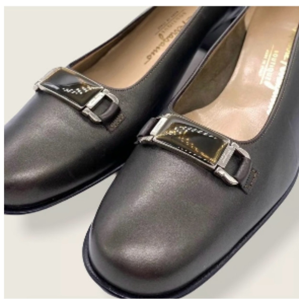 Authentic Ferragamo Pewter Flats, size 7 1/2 4A